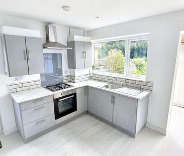 2 bedroom detached bungalow to rent - Photo 4