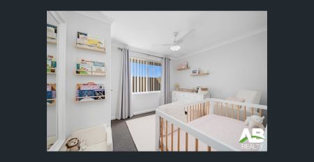 MODERN HOME IN A GREAT LOCATION! - Photo 4