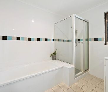 Perfect Location! - Photo 6