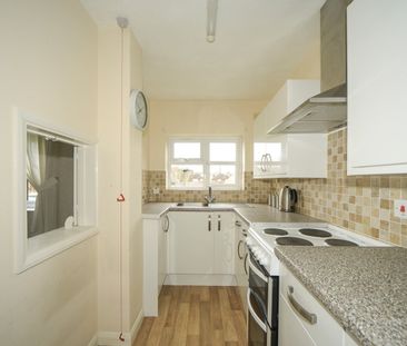Flat to rent - Glebe Way, West Wickham, BR4 - Photo 6