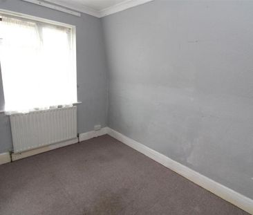 2 bedroom end of terrace house to rent - Photo 1