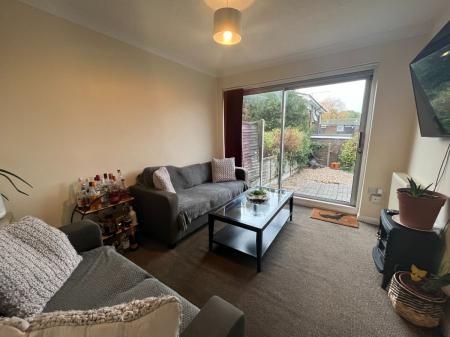 74 Kemsing Gardens, Canterbury - Photo 2