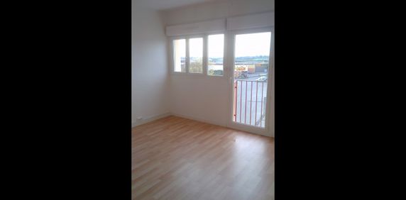 Location Appartement 4 pièces 70 m² Châtillon-sur-Indre - Photo 2