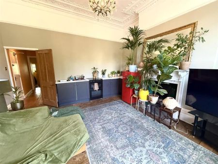 2 Bed Flat, Pembroke Road, BS8 - Photo 3