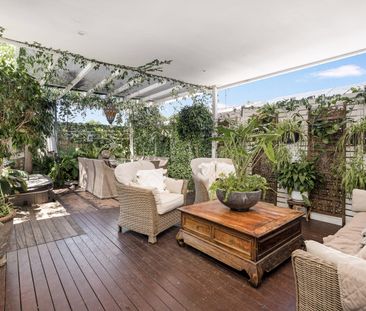 MODERN FOUR BEDROOM HOUSE - Photo 3