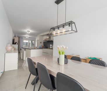 Instapklaar twee slaapkamerappartement in centrum Temse - Photo 3