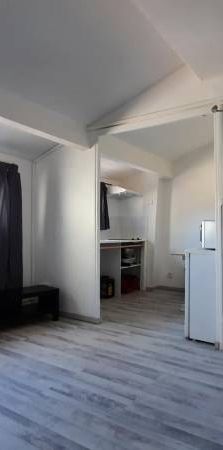 Appartement à louer 1 pièce - 27,62 m2 meublé à La Seyne-sur-Mer centre-ville - Photo 1