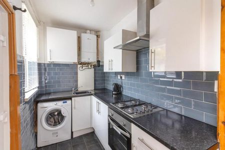 3 bedroom terraced house to rent - Photo 4