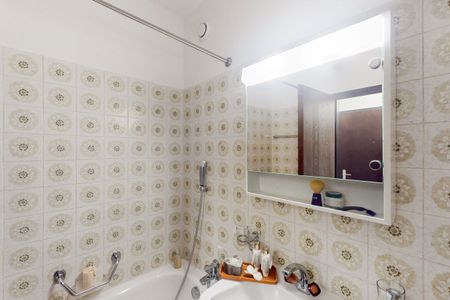 Luminoso 2.5 locali con balcone, piscina e campi da tennis - Foto 2