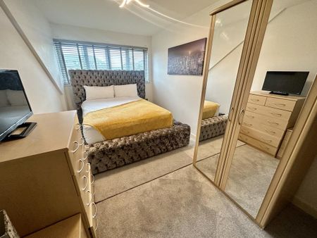 2 bedroom flat to rent - Photo 3