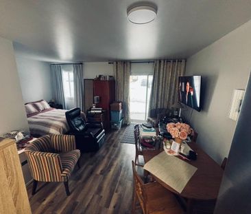 2 1/2 Lévis centre-ville, mars ou avril - Photo 2