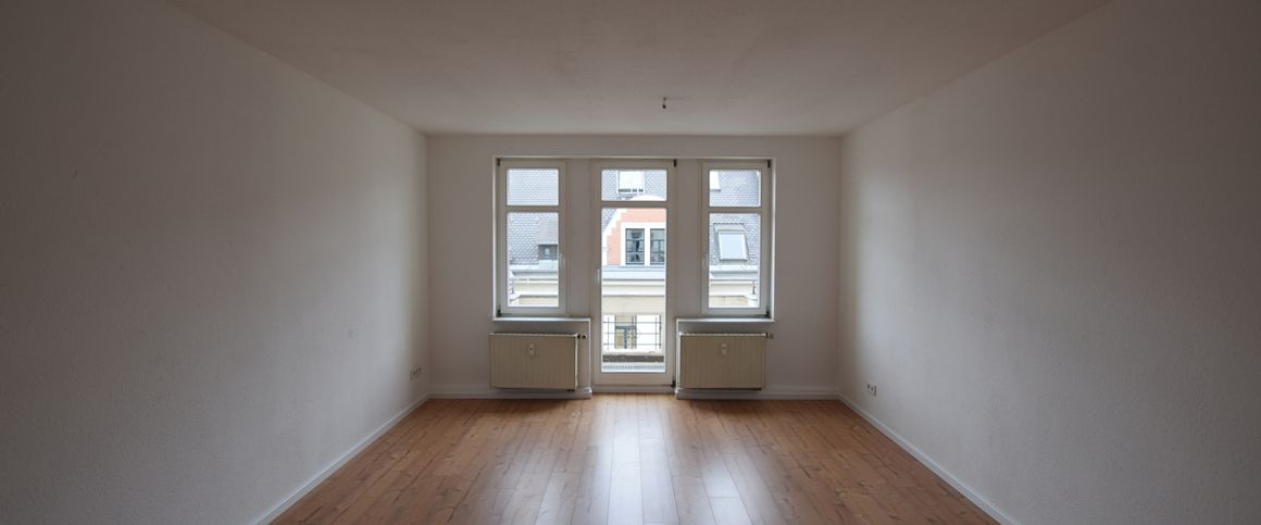 I großzügige 3-Raum Maisonette Wohnung I Parkett I Wannenbad I 2 Balkone I - Foto 1