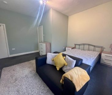 Victoria Road (room 2), Morley, Leeds - Photo 4