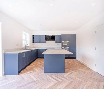 4 bedroom semi-detached house to rent - Photo 3