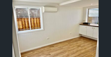 Absolute Waterfront Family Home with Pool on Tuggerah Lake - Photo 2