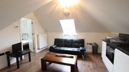 1 bedroom flat to rent - Photo 2