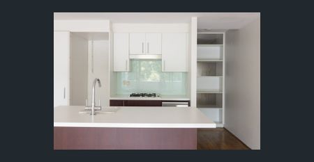 One-bedroom apartment in resort-style complex - Photo 2