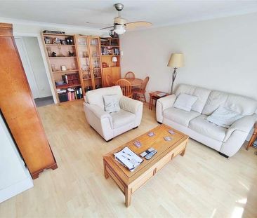 Oak Lodge, Salisbury Road, Leigh On Sea, SS9 - Photo 5