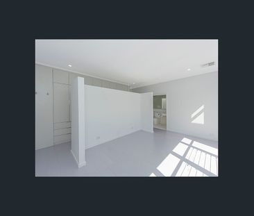 NEXT LEVEL LIVING! - Photo 4