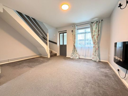 The Sandfield, Tewkesbury - Photo 1