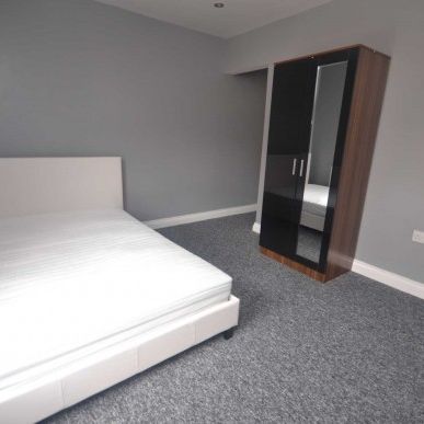 3 Bed - Highgrove Street, Reading - Photo 1