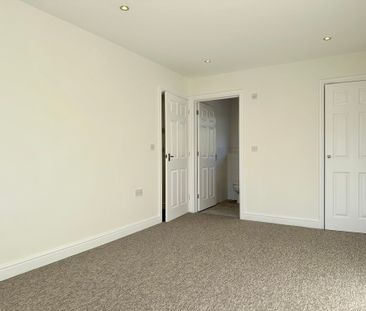 Princes Road, Ferndown - Photo 1