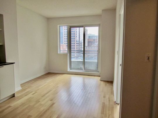 For Lease - 35 Hayden Street Unit# 915, Toronto, Ontario - Photo 1