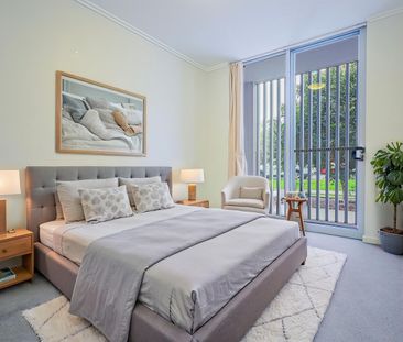 Spacious 3-Bedroom Apartment in Prime Rosehill Location - Walk to S... - Photo 3