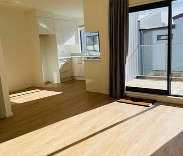 Brand new, 2 bedroom, 2 bathroom & 2 living room - Photo 5