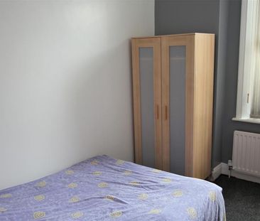 3 bedroom flat to rent - Photo 3