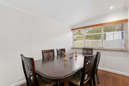 Family Home in Beecroft Primary and Cheltenham Girl's Catchment - Photo 2