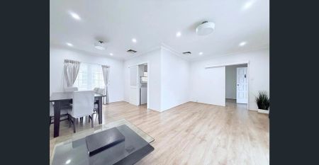 Family‑Friendly House & Granny Flat With Solar Panels - Photo 4