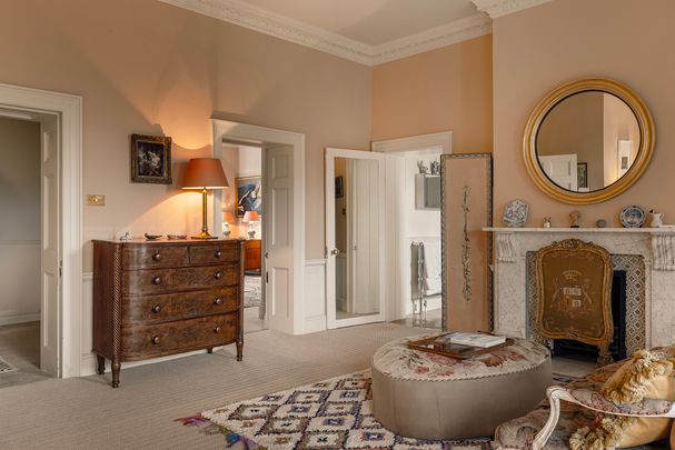 A Grade II Listed Georgian House with a 150ft Garden on Richmond Hill - Photo 1