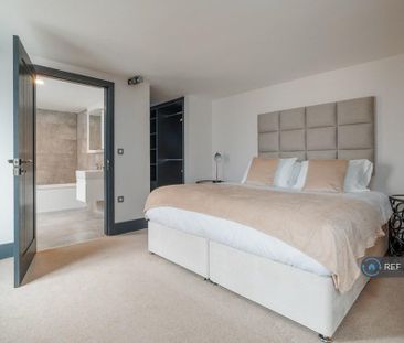 2 bedroom semi-detached house to rent - Photo 4