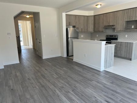 For Lease - 1551 Rose Way N/A, Milton, Ontario - Photo 3