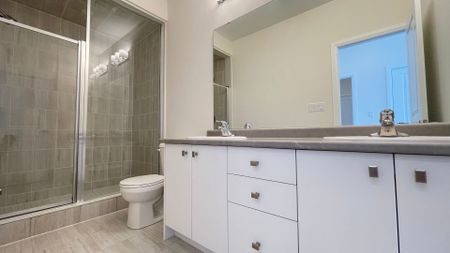 For Lease - 36 Van Wart Street, Whitby, Ontario - Photo 5