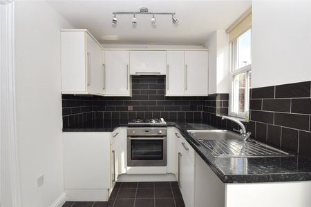 2 bed terraced house to rent in Ewart Street, Scarborough, YO12 - Photo 4