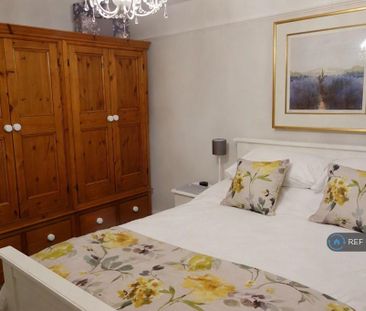 2 bedroom semi-detached house to rent - Photo 6