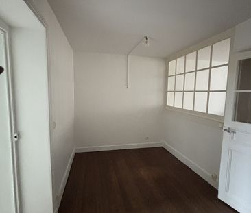 Location Appartement 3 pièces 59m² CHARLIEU 42190 - Photo 2