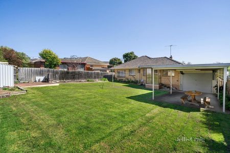 6 Sylvia Street, Templestowe Lower - Photo 3