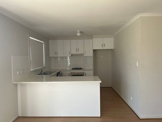Lovely 3 Bedroom Home - Photo 1