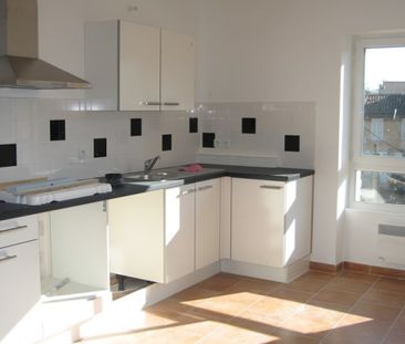 APPARTEMENT GARDANNE - 3 pièce(s) - 75 m2 - Photo 2