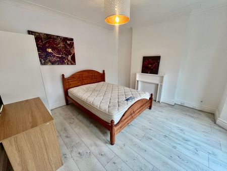 Markham Road, Charminster - Photo 3