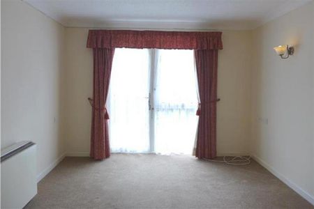 1 bedroom retirement property to rent - Photo 2