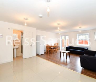 6 bedroom terraced house to rent - Photo 1
