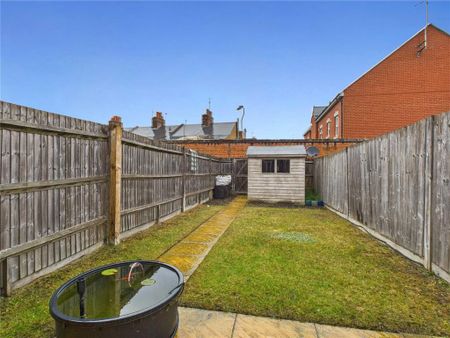 2 bedroom terraced house to rent - Photo 4