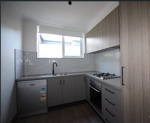 1/9 Christmas Street, Northcote VIC 3070 - Photo 1