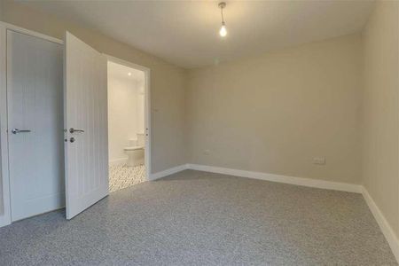 Howerts Close, Warsash, Southampton, SO31 - Photo 3