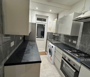 4 bedroom terraced house to rent - Photo 1