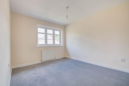 3 bedroom semi-detached house to rent - Photo 4
